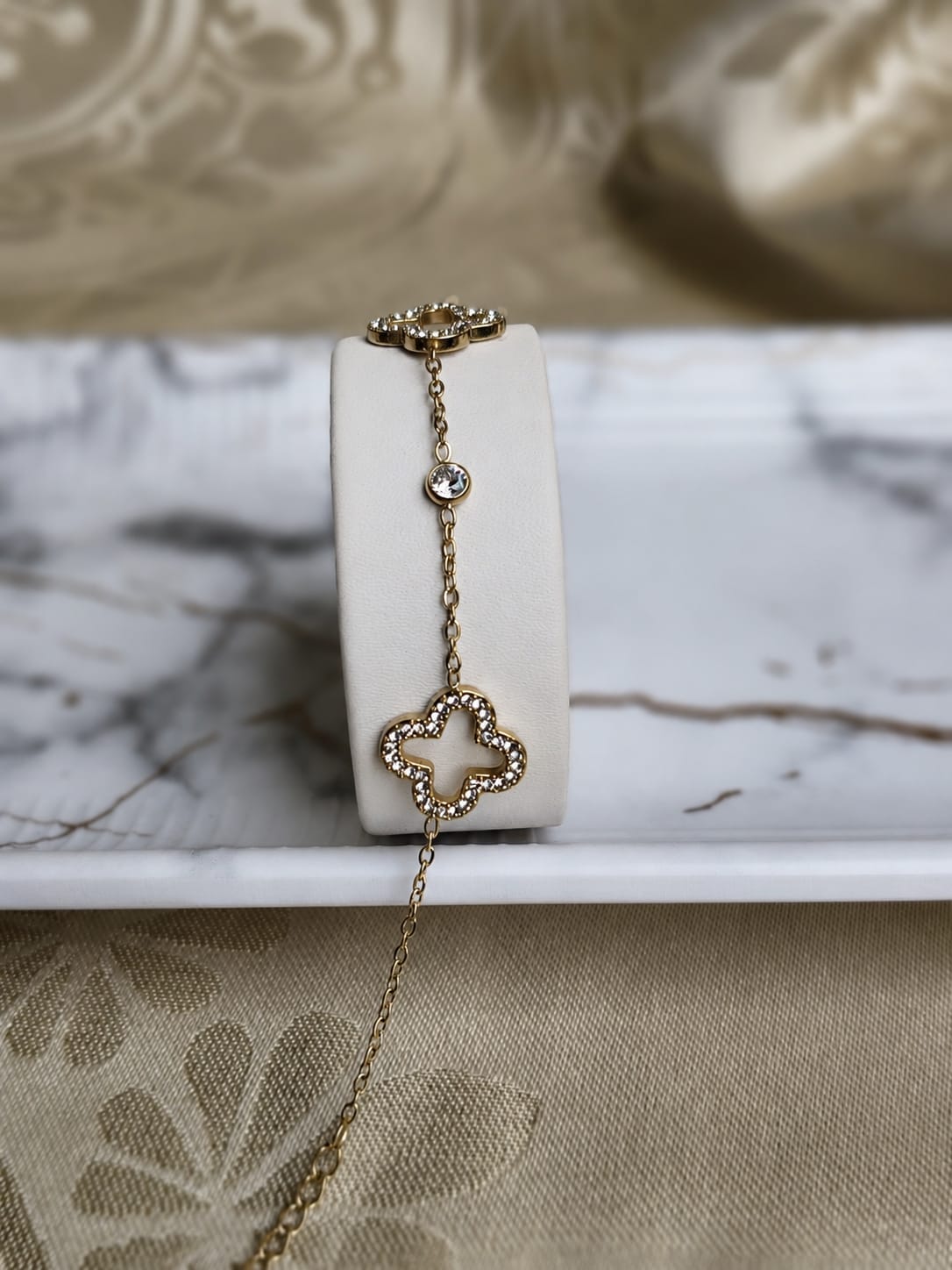 Clover Stone Bracelet